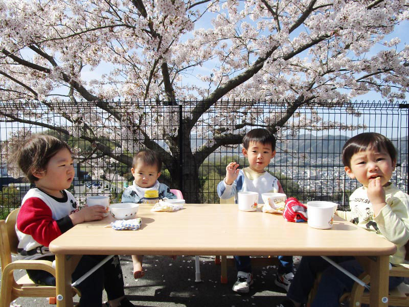 特養あいあい桜が丘事業所内保育園の様子